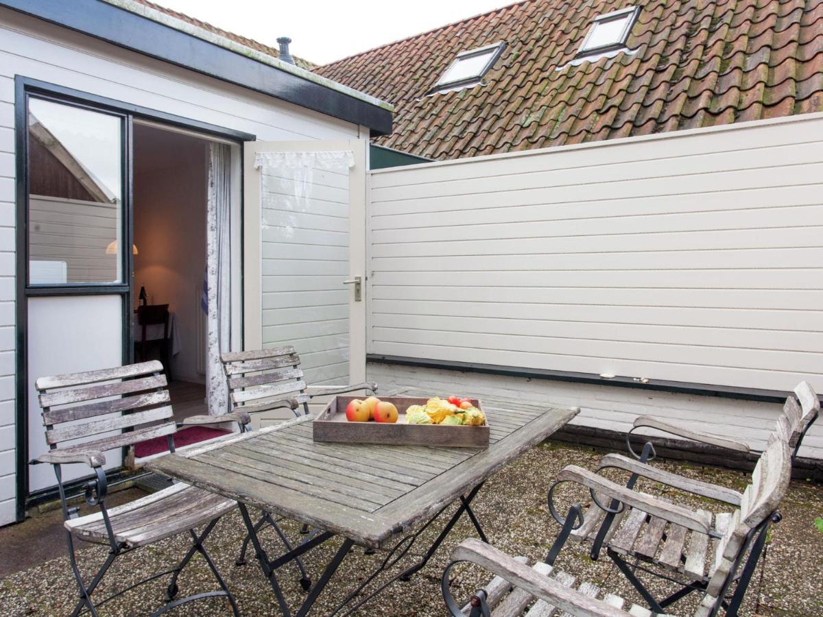 Fairytale Cottage In Nes Friesland With Garden Εξωτερικό φωτογραφία