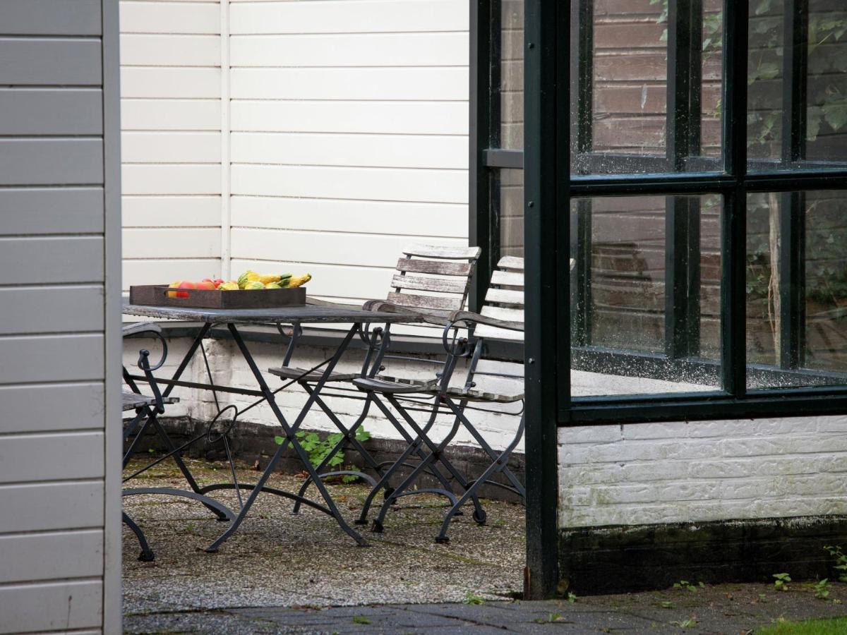 Fairytale Cottage In Nes Friesland With Garden Εξωτερικό φωτογραφία