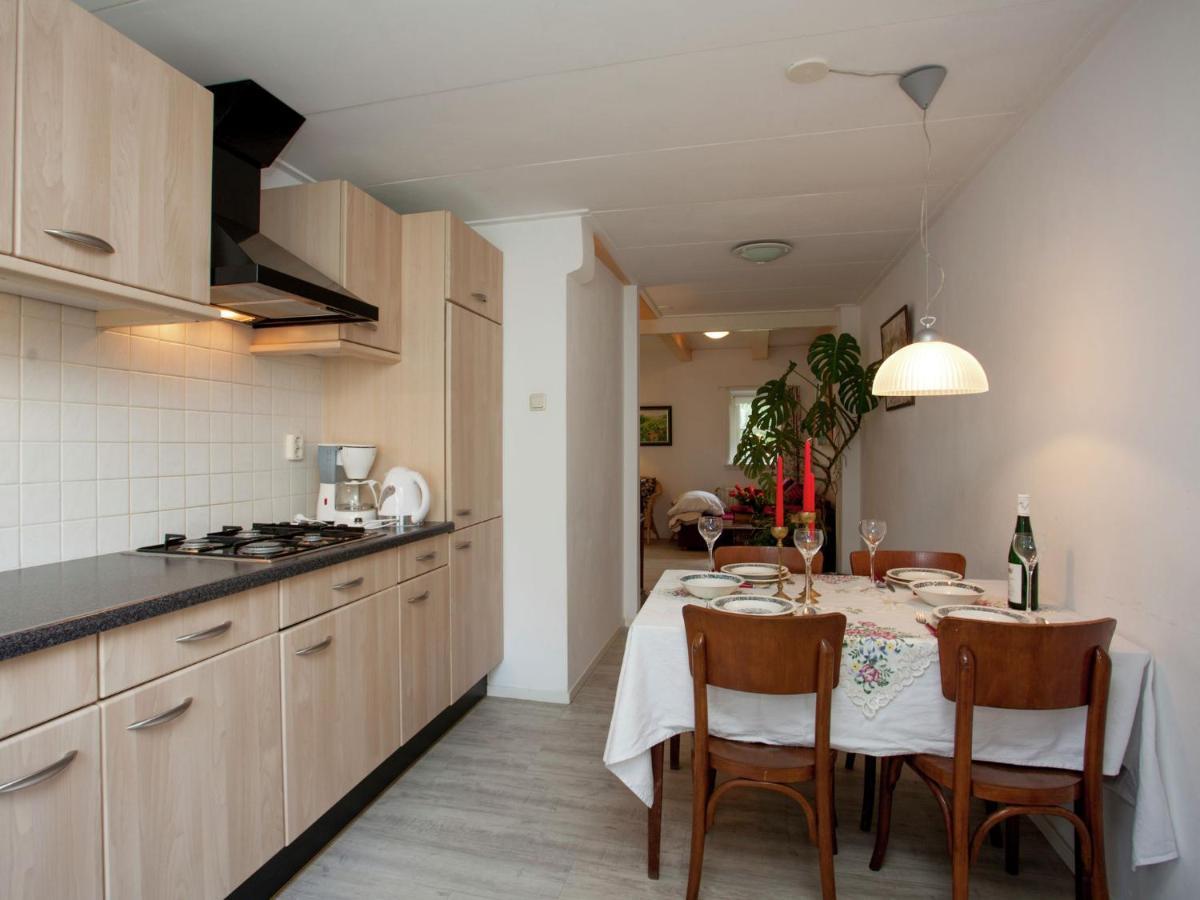 Fairytale Cottage In Nes Friesland With Garden Εξωτερικό φωτογραφία