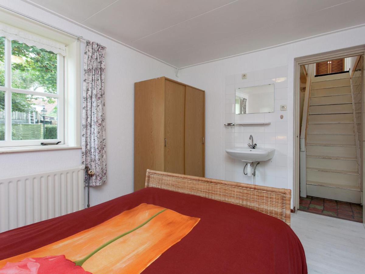 Fairytale Cottage In Nes Friesland With Garden Εξωτερικό φωτογραφία